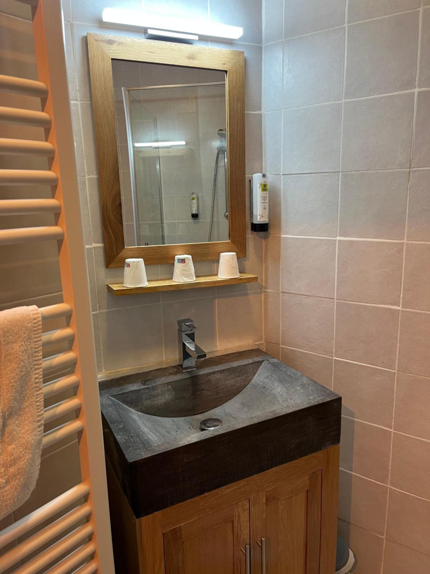 Logis Le Chalet Saint-Maurice-en-Trièves Eksteriør bilde