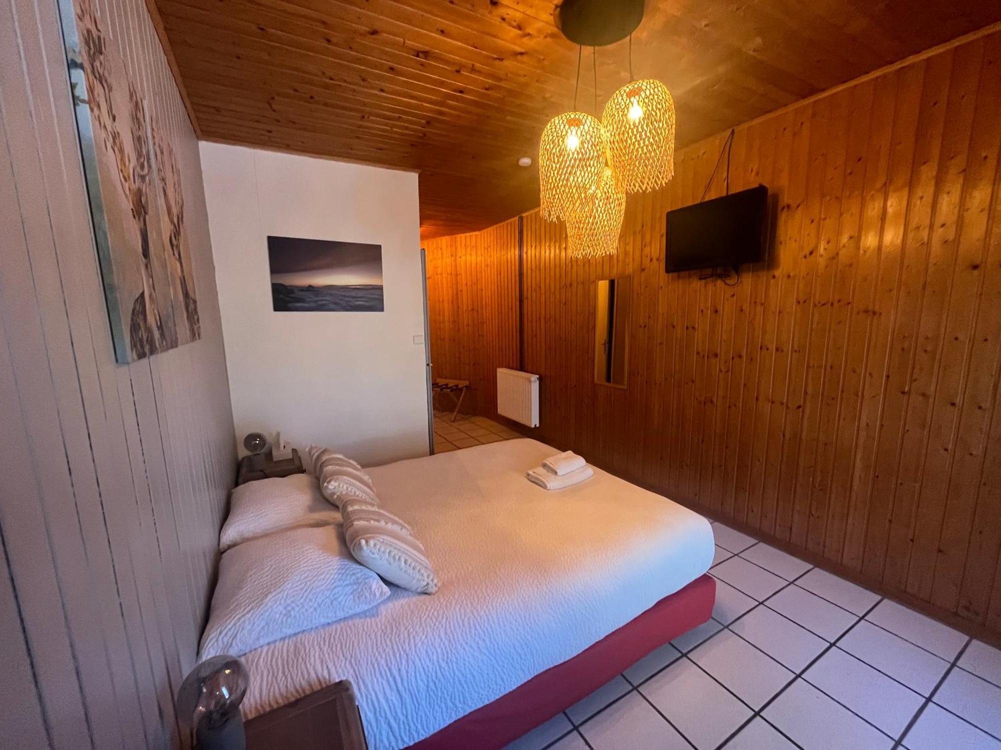 Logis Le Chalet Saint-Maurice-en-Trièves Eksteriør bilde