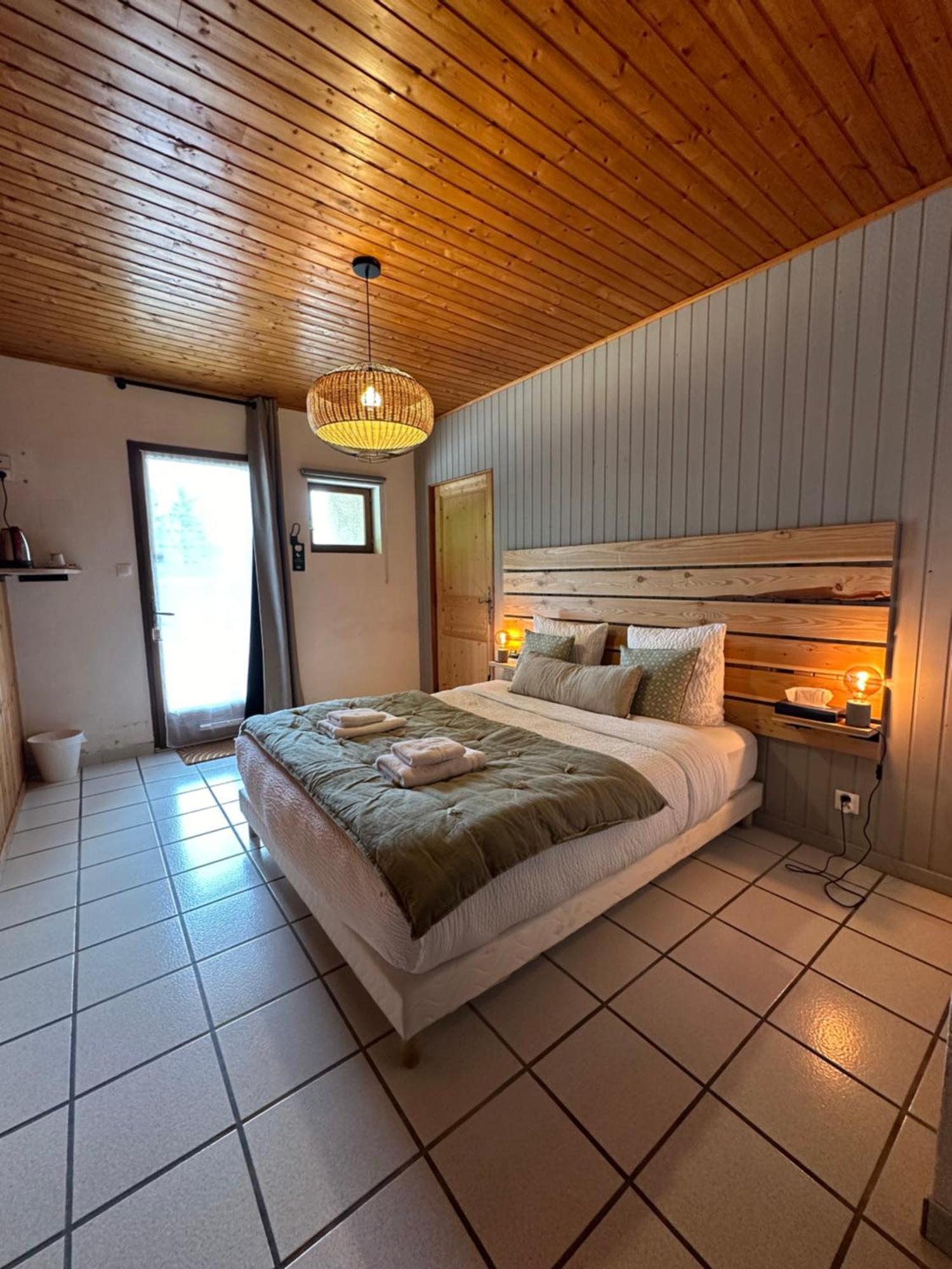 Logis Le Chalet Saint-Maurice-en-Trièves Eksteriør bilde